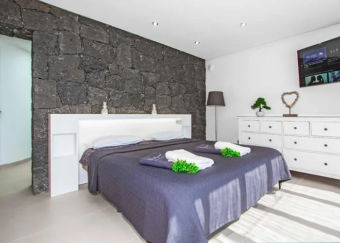 Anyaval Villa *